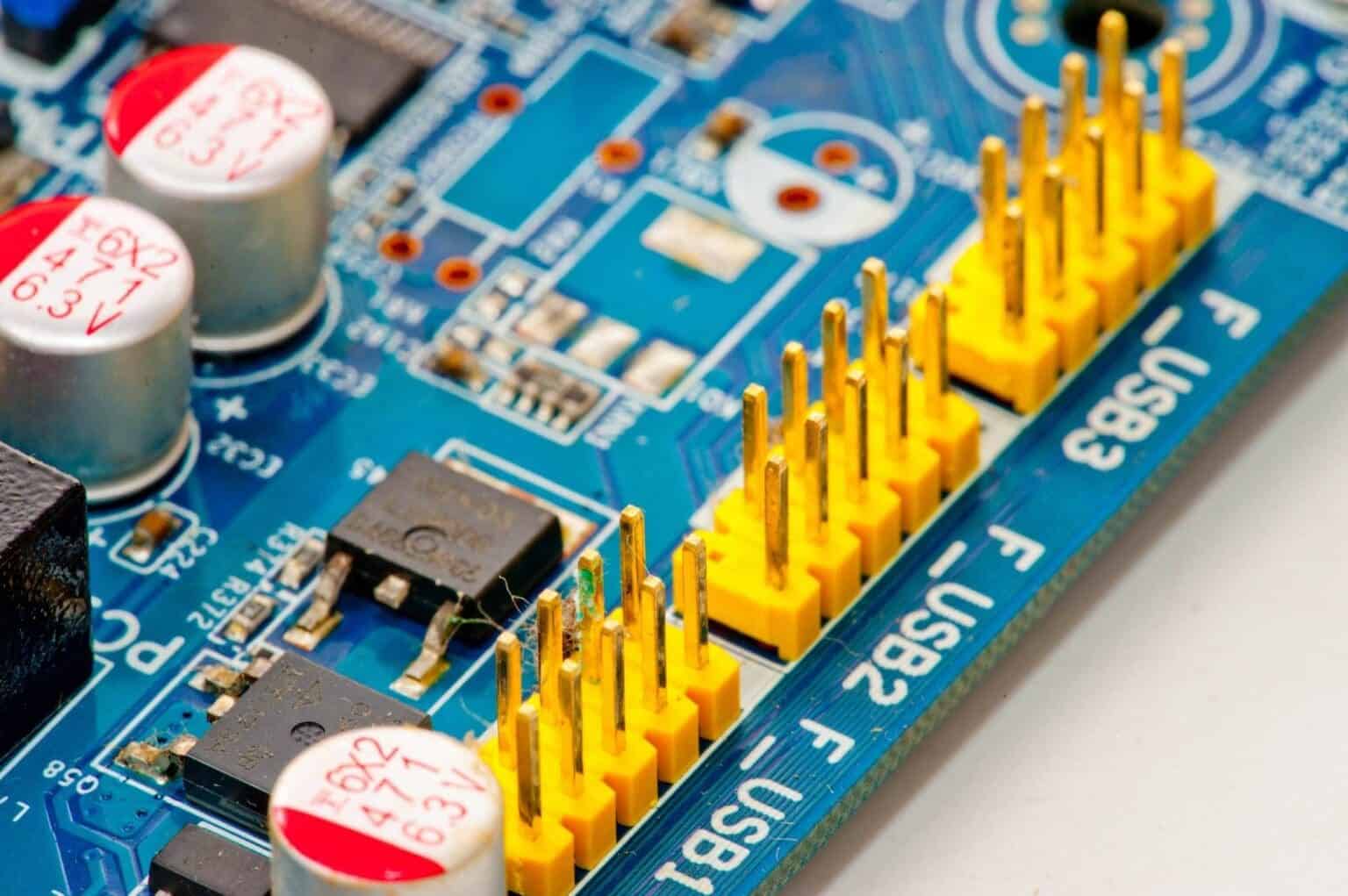 What Lets the Computer's Hardware And Software Work Together Go Roboted